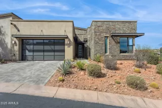 Photo #2: 6823269 Listing