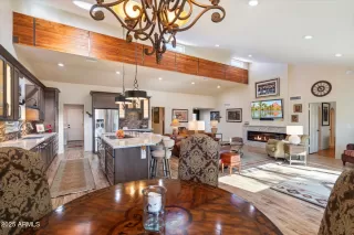 Photo #5: 6823719 Listing