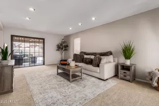 Photo #5: 6823877 Listing