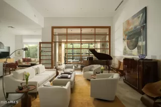 Photo #2: 6823978 Listing