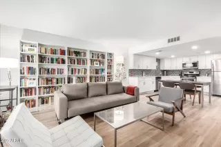 Photo #5: 6824179 Listing 