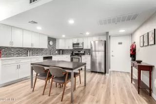 Photo #6: 6824179 Listing 