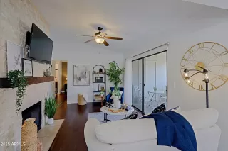 Photo #4: 6824406 Listing