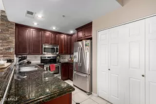 Photo #5: 6824503 Listing