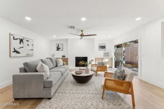 Photo #2: 6824529 Listing 