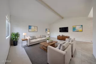 Photo #3: 6824627 Listing