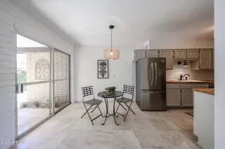 Photo #5: 6824627 Listing