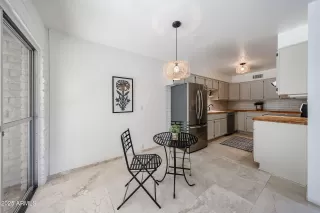 Photo #6: 6824627 Listing