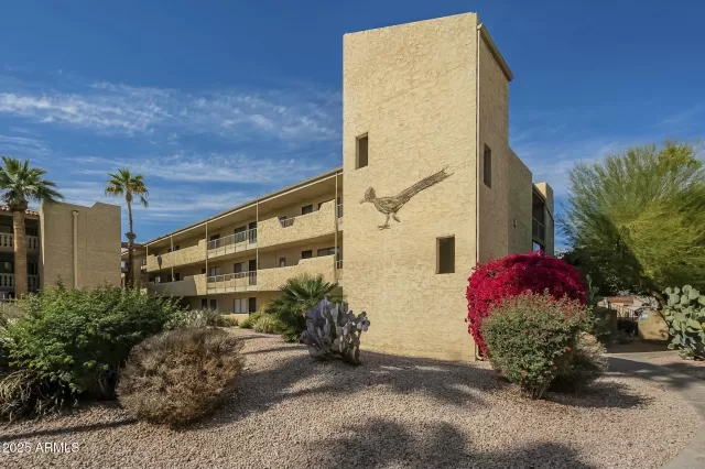 MLS: 6824672 Condo For Sale