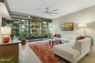 Photo #5: 6825014 Listing