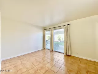 Photo #5: 6825030 Listing