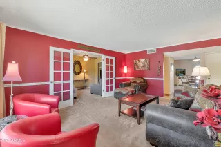 Photo #6: 6825187 Listing