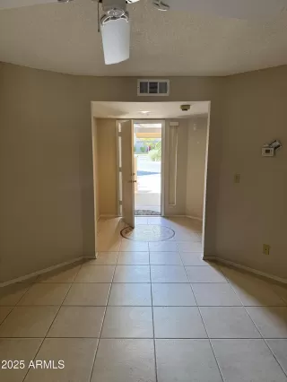 Photo #5: 6825215 Listing