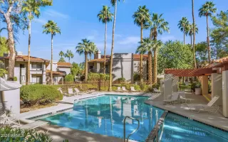 Photo #2: 6825244 Listing 