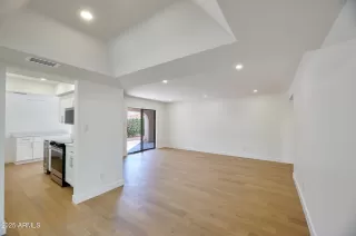 Photo #5: 6825244 Listing 