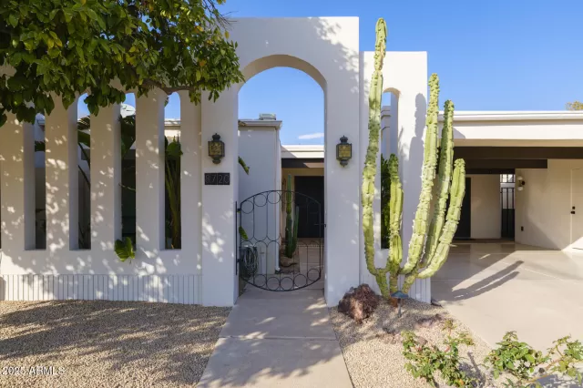 MLS: 6825634 Condo For Sale