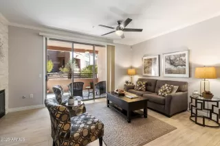 Photo #6: 6826133 Listing