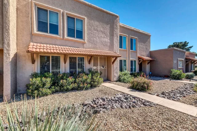 MLS: 6826157 Condo For Sale