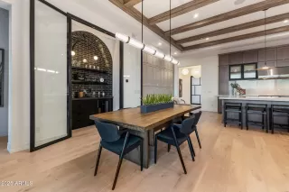 Photo #6: 6826235 Listing 