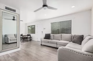 Photo #6: 6826468 Listing