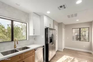 Photo #3: 6826507 Listing 