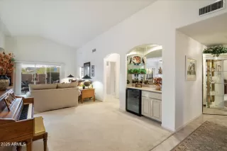 Photo #2: 6826520 Listing