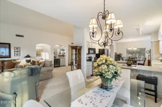 Photo #6: 6826520 Listing