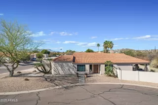 Photo #2: 6826759 Listing