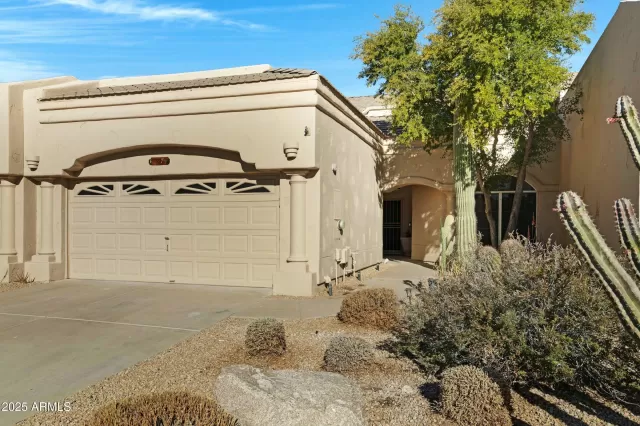 MLS: 6826868 Condo For Sale