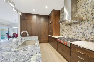 Photo #2: 6827206 Listing