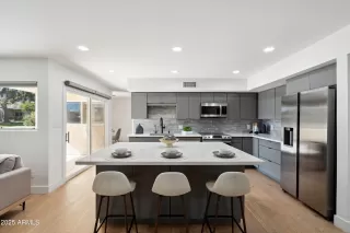 Photo #6: 6827225 Listing 