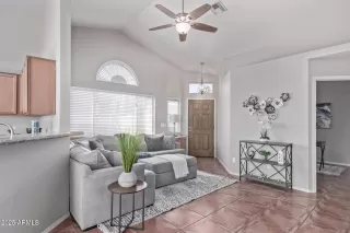 Photo #2: 6827527 Listing