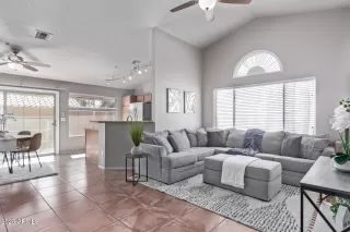 Photo #4: 6827527 Listing