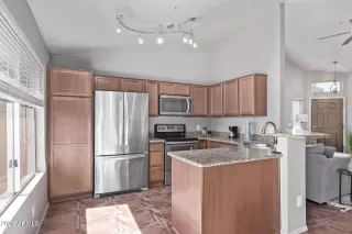 Photo #6: 6827527 Listing