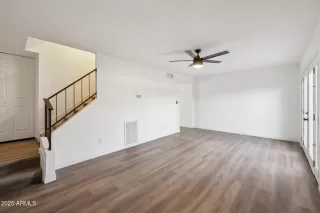 Photo #4: 6827833 Listing