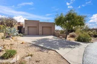 Photo #2: 6827884 Listing