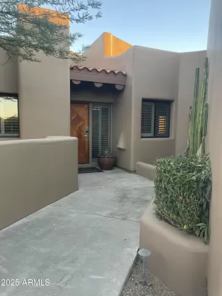 Photo #5: 6827884 Listing