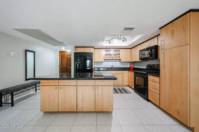 MLS: 6828413 Condo For Sale