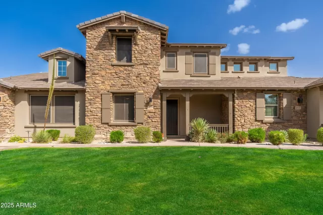 MLS: 6828556 Condo For Sale