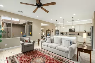 Photo #6: 6828556 Listing