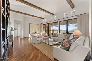 Photo #1: 6828646 Listing