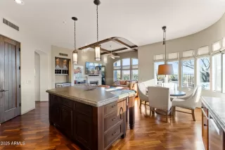 Photo #2: 6828646 Listing