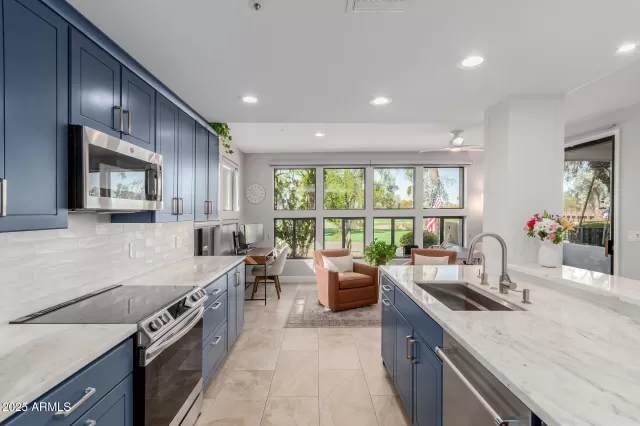 MLS: 6828896 Condo For Sale