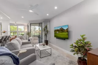 Photo #2: 6828896 Listing