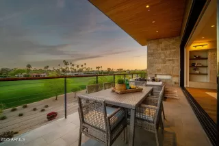 Photo #5: 6828931 Listing