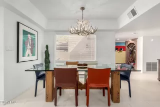 Photo #5: 6828950 Listing