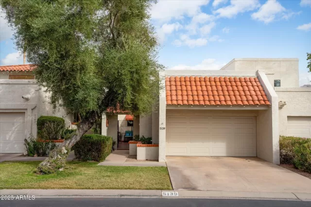 MLS: 6828957 Condo For Sale