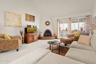 Photo #6: 6828957 Listing 