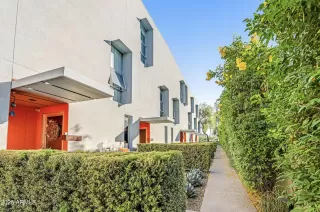 Photo #1: 6829143 Listing 