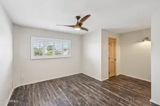 Photo #6: 6829398 Listing